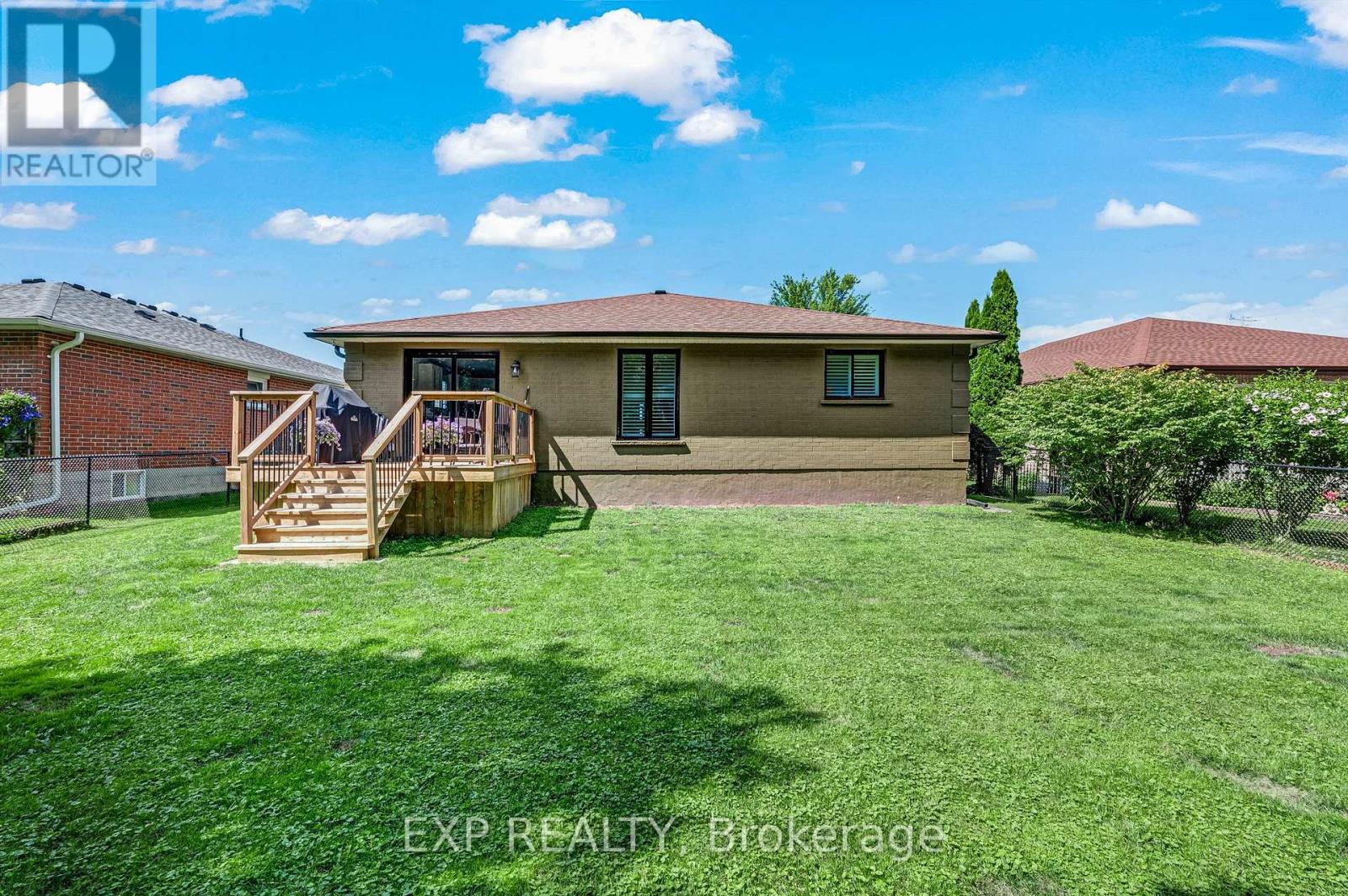 8 LOW BOULEVARD - Image 42