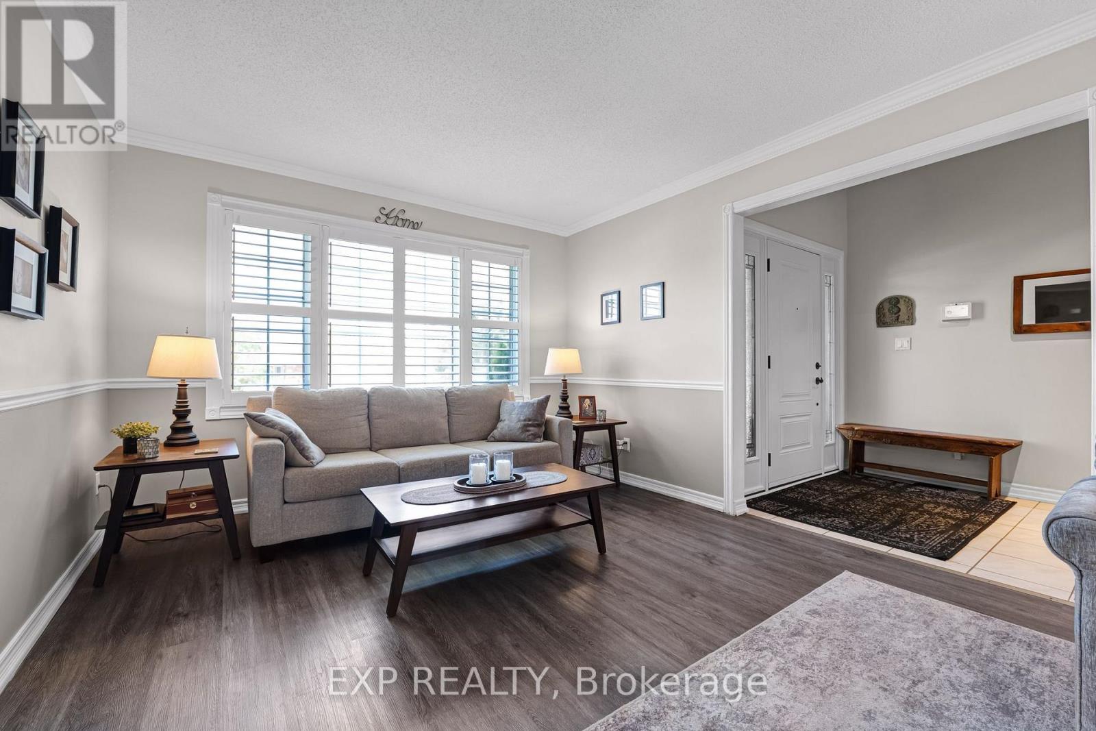 8 LOW BOULEVARD - Image 5