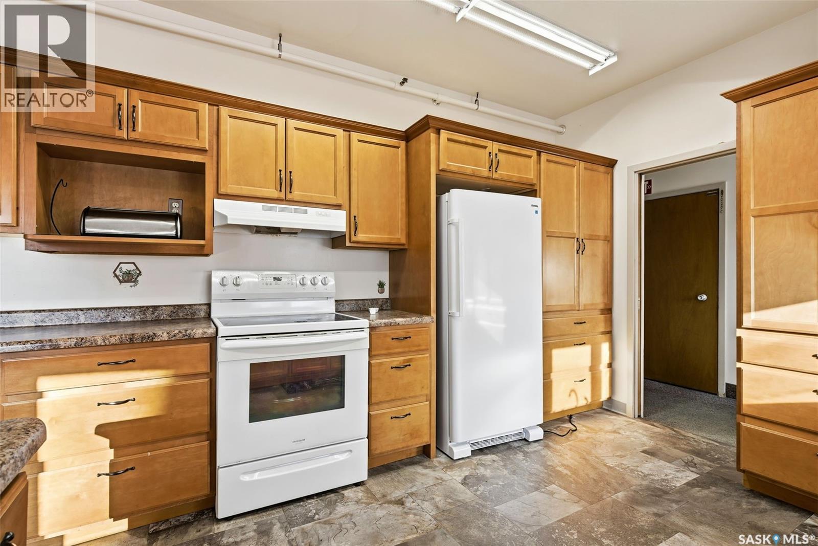 1094 Ursuline DRIVE - Image 13