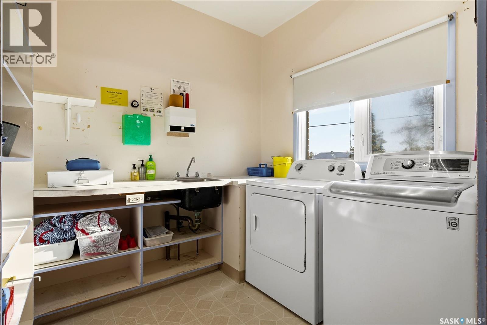 1094 Ursuline DRIVE - Image 32