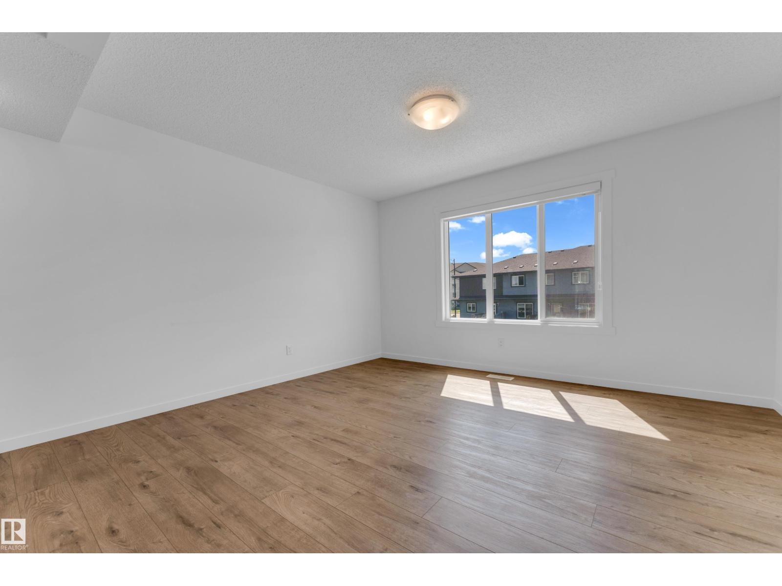 22711 84 AV NW - 12