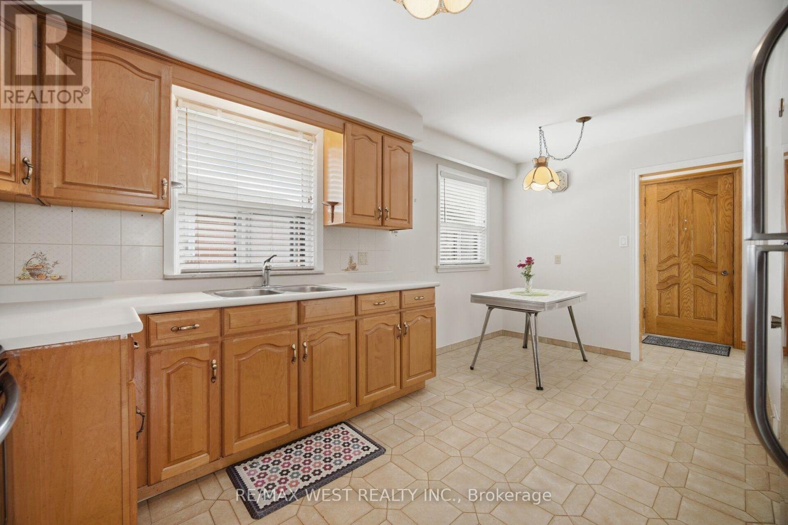 89 WENDELL AVENUE - 11