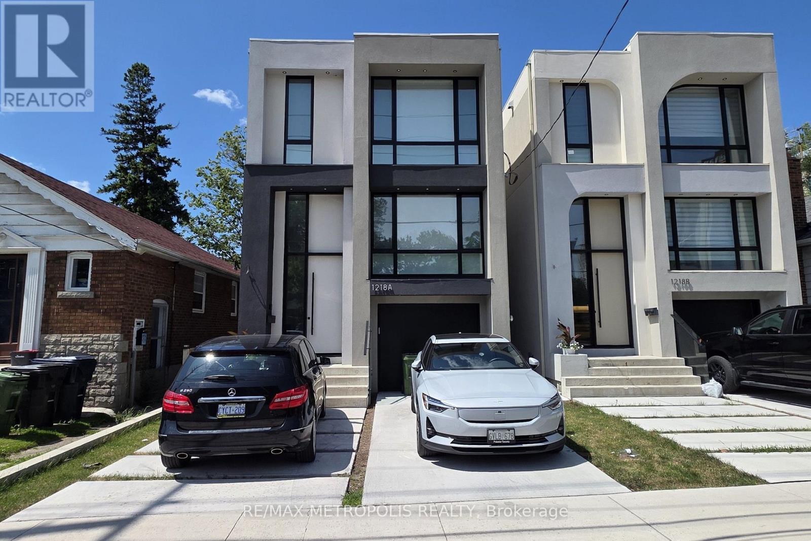 Photo of 1218A Islington Avenue