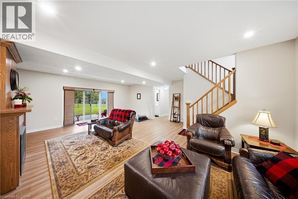 206 MEREDITH Way - Image 25