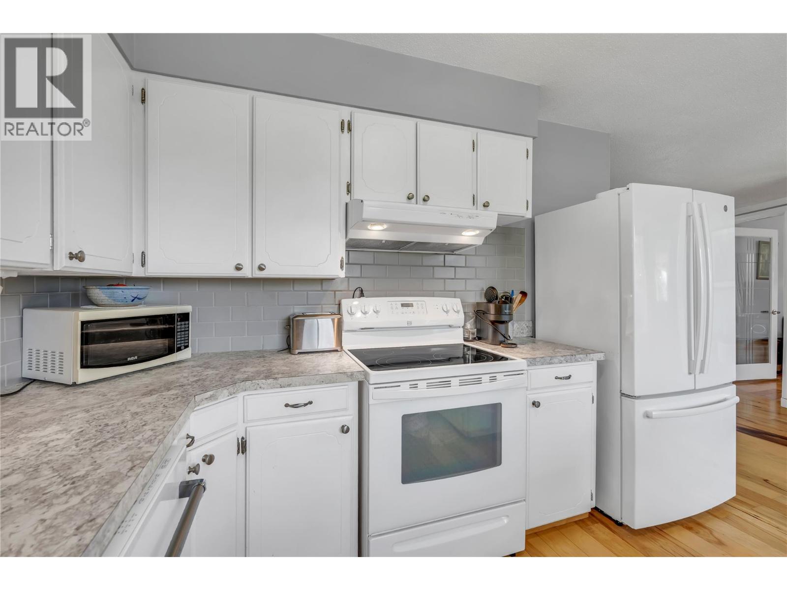 707 Ross Avenue - 3