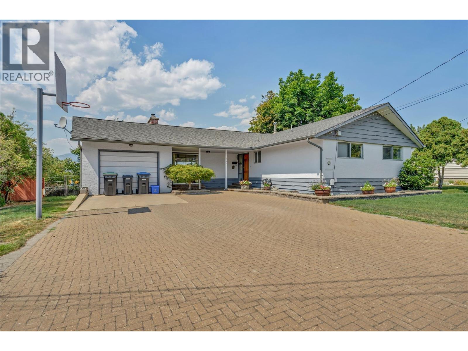 707 Ross Avenue - 27