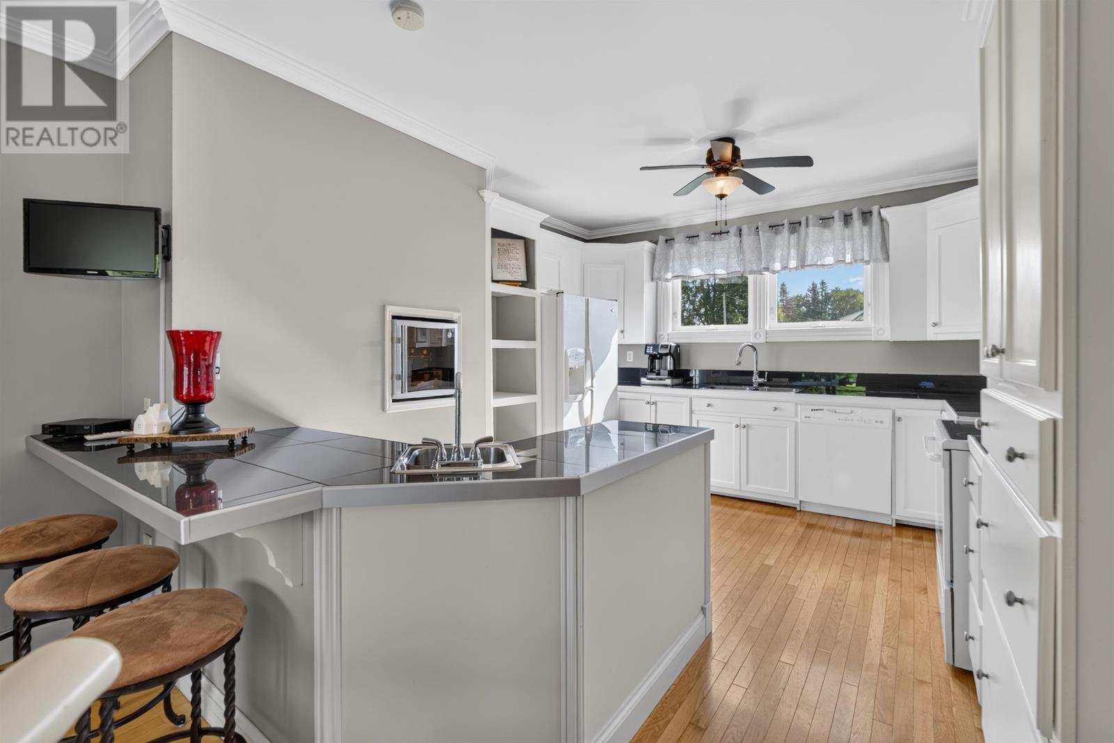 926 Ellerslie Road - Image 13