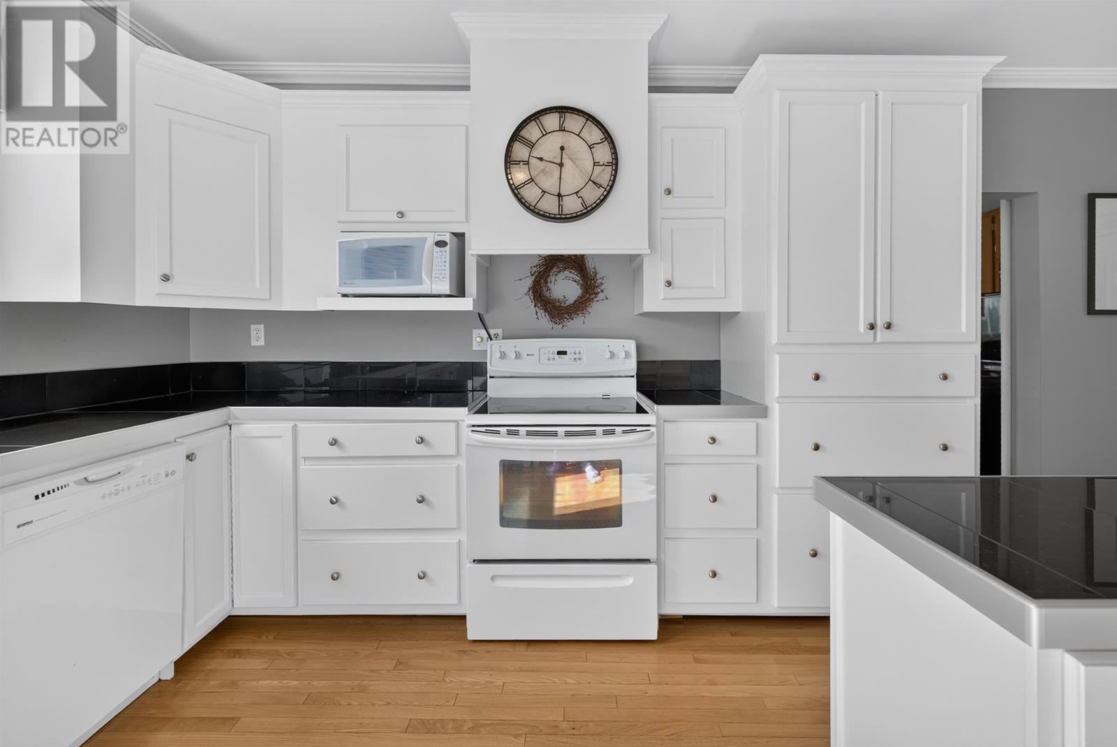 926 Ellerslie Road - Image 15
