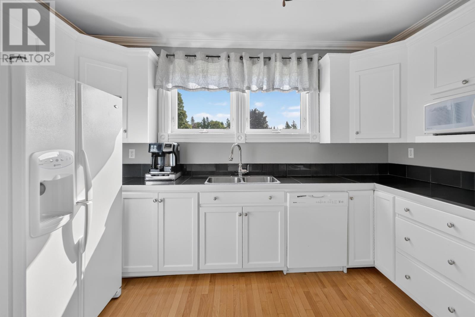 926 Ellerslie Road - Image 16