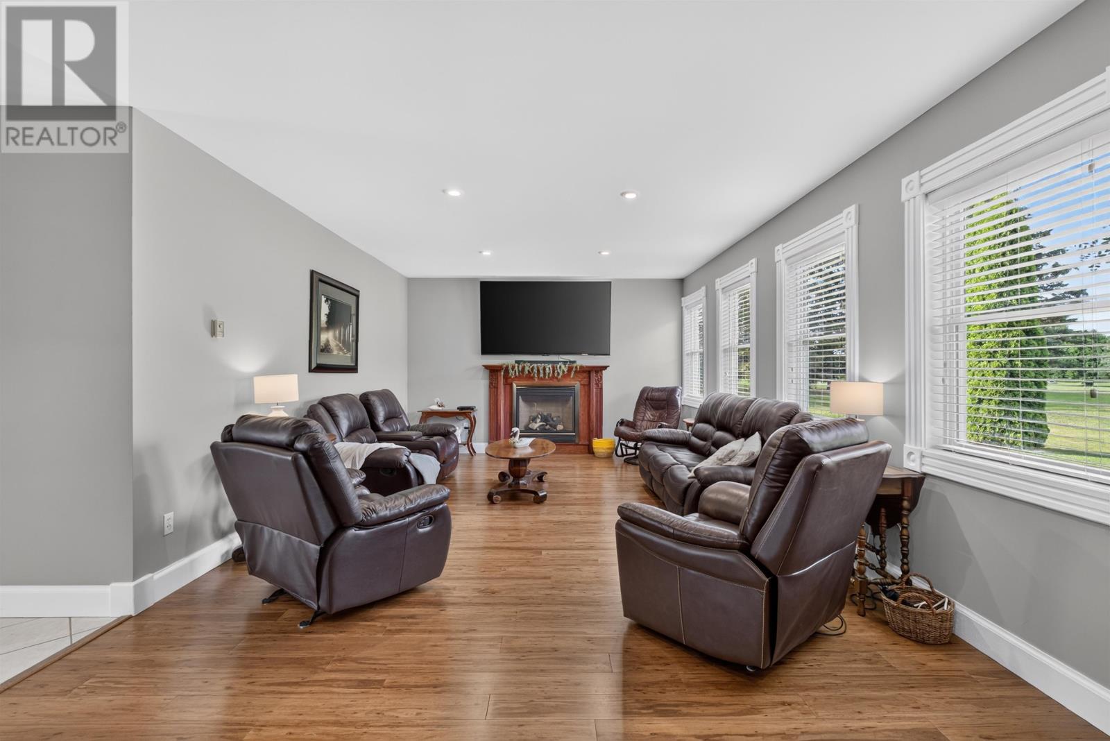 926 Ellerslie Road - Image 25