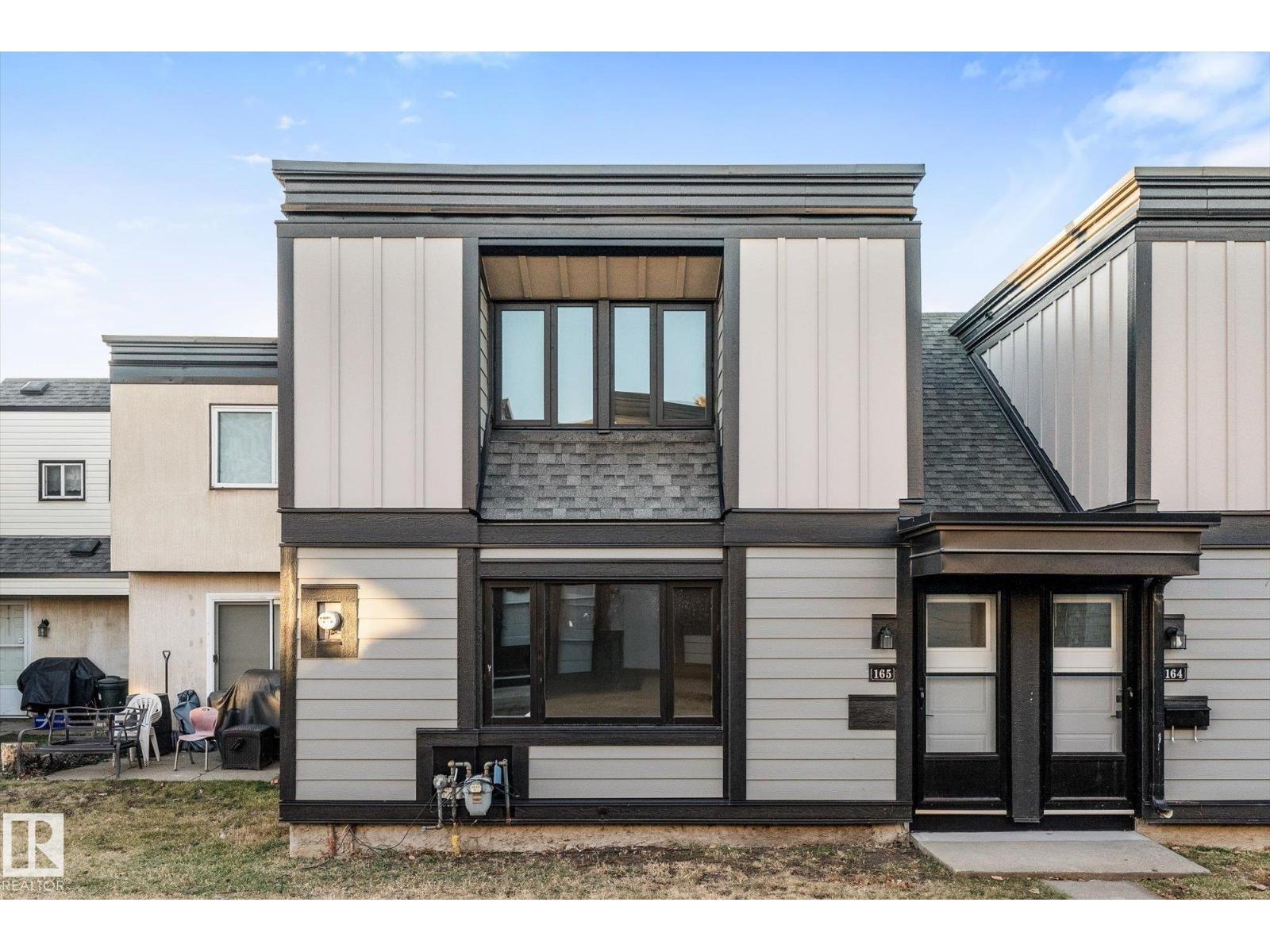 #165 3308 113 AV NW - 5