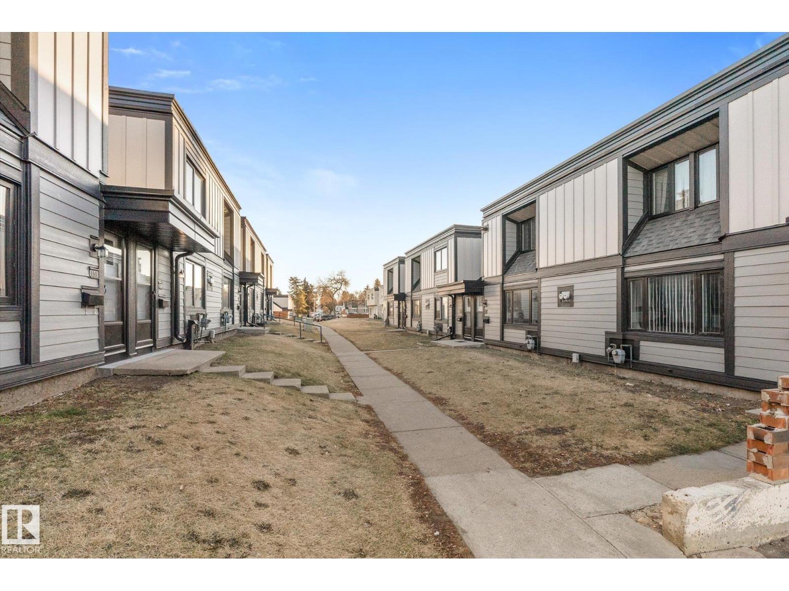 #165 3308 113 AV NW - 8