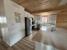 24 Poirier Street, Albert Beach, MB R0E2C0 Photo 23