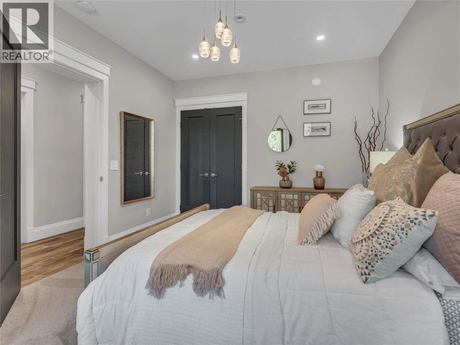 3060 OUTLOOK Way - 31