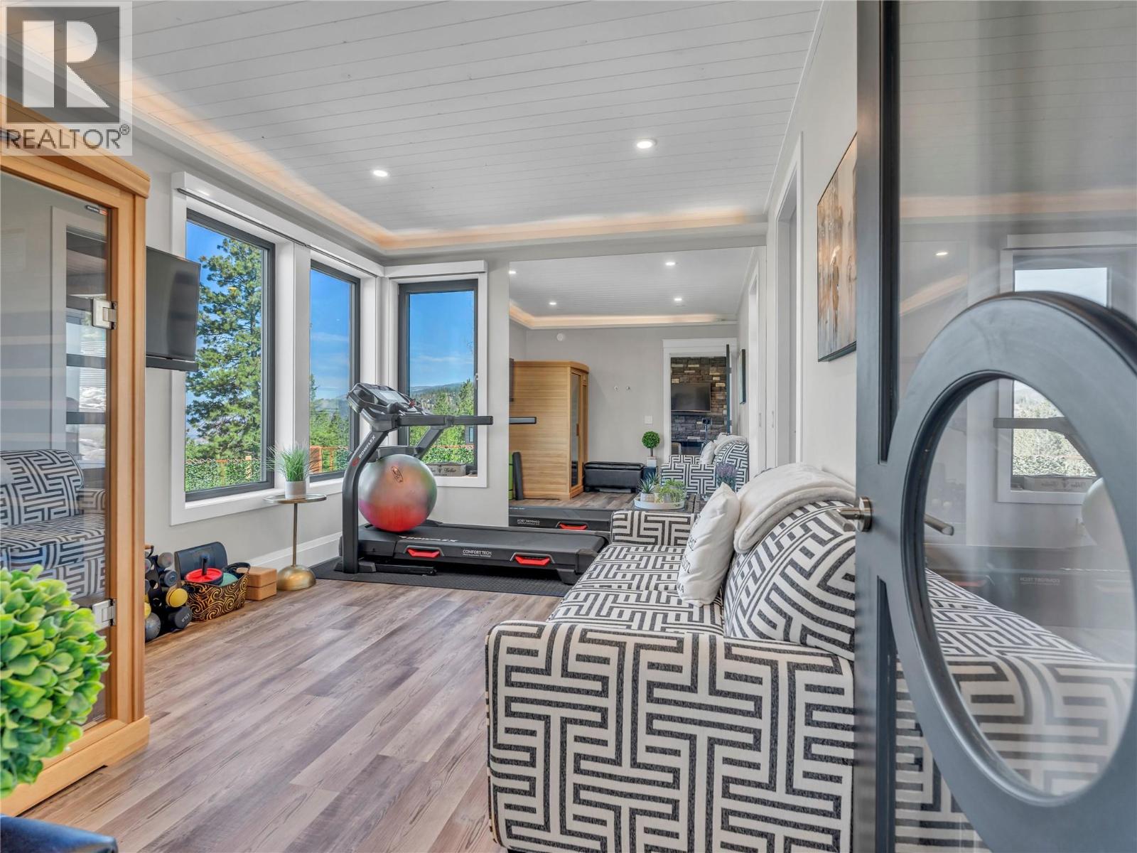3060 OUTLOOK Way - 35