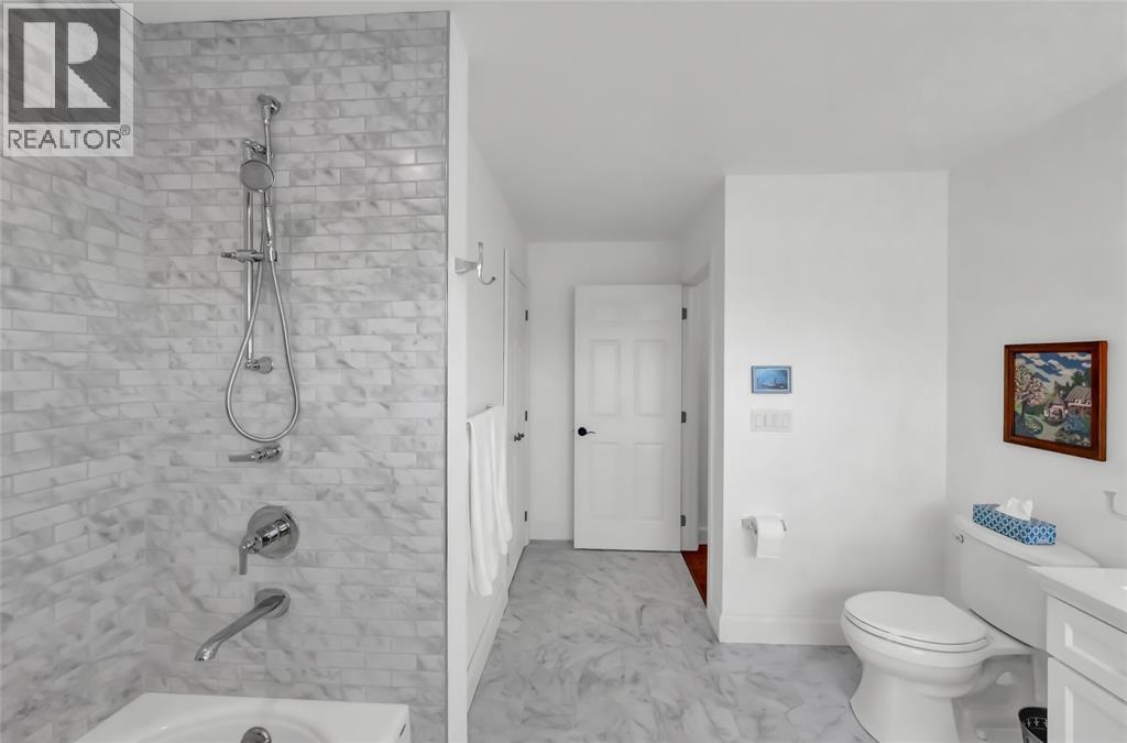 3894 ST CLAIR PARKWAY - 24