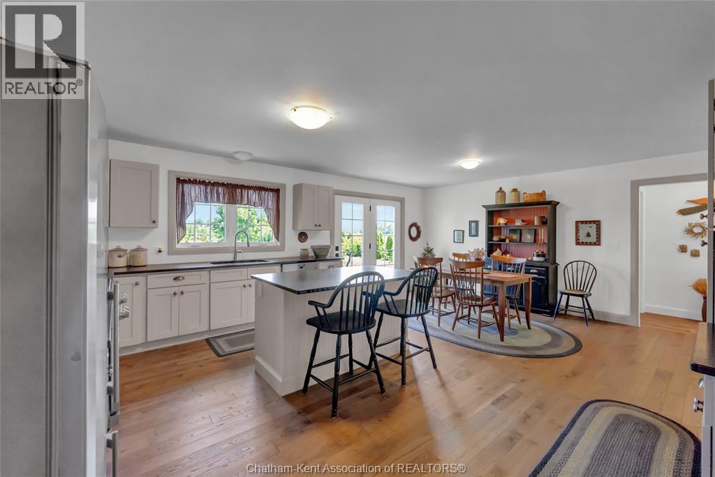 3894 ST CLAIR PARKWAY - 31