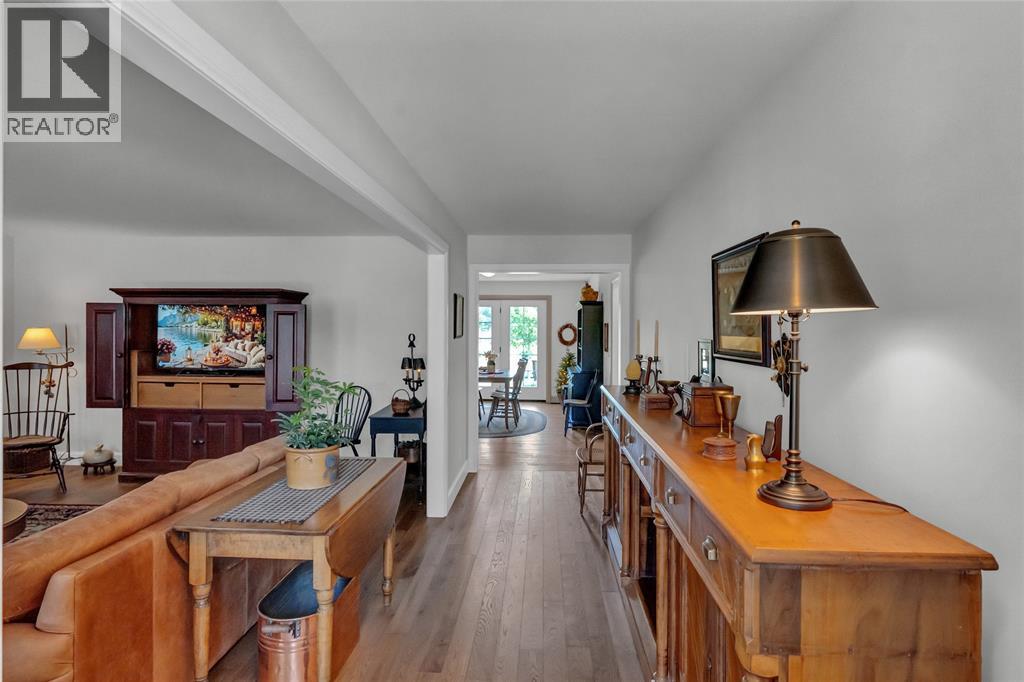 3894 ST CLAIR PARKWAY - 9