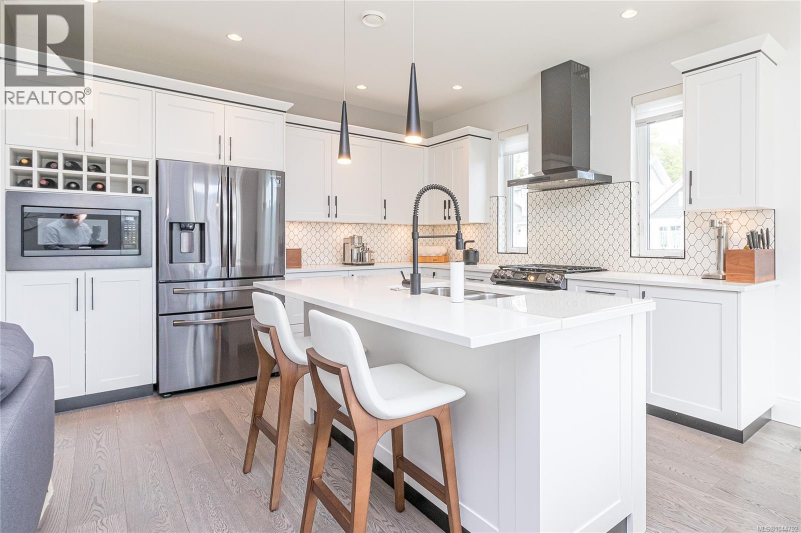  9257 Bakerview Close, North Saanich