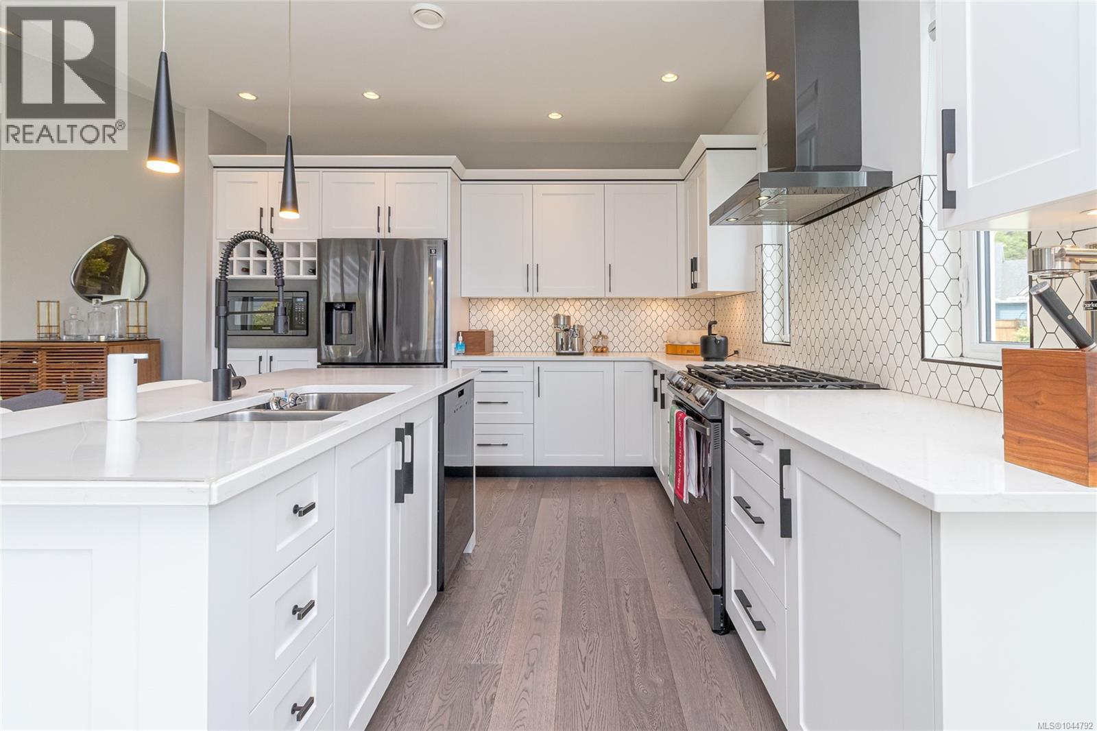  9257 Bakerview Close, North Saanich