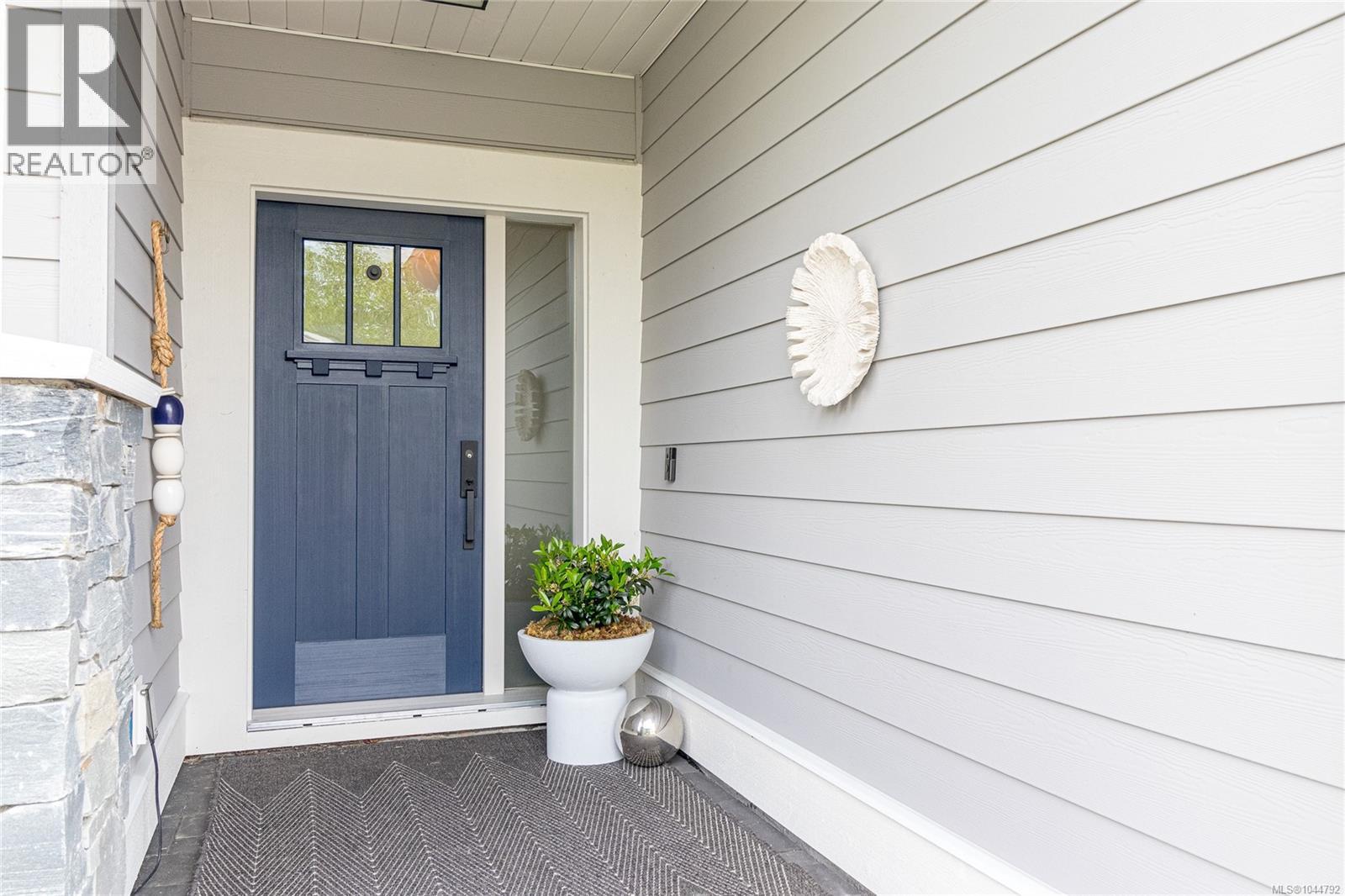  9257 Bakerview Close, North Saanich