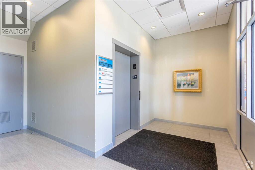 100 Grande Boulevard, Cochrane