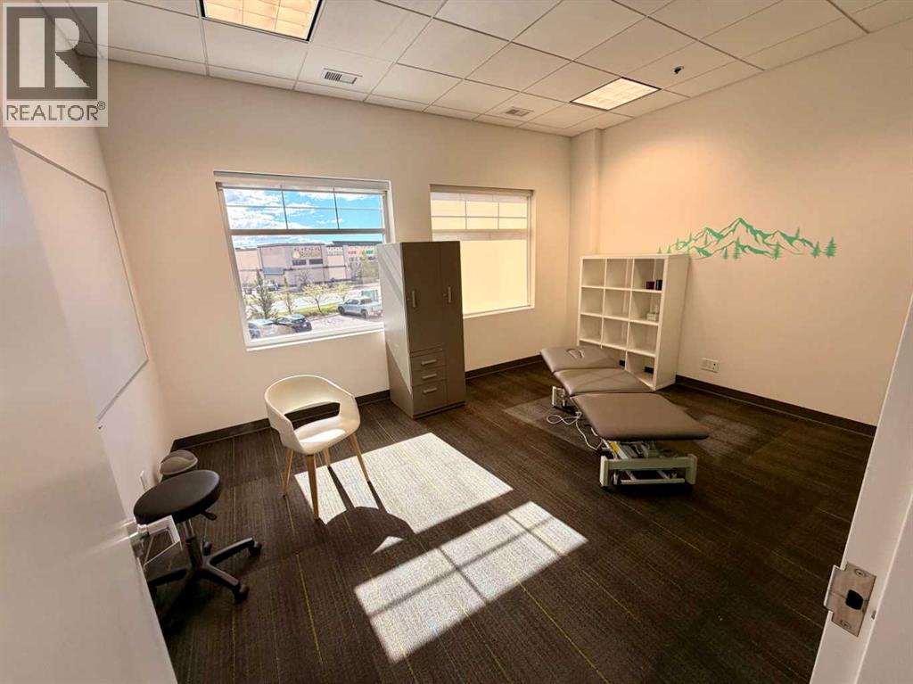 100 Grande Boulevard, Cochrane