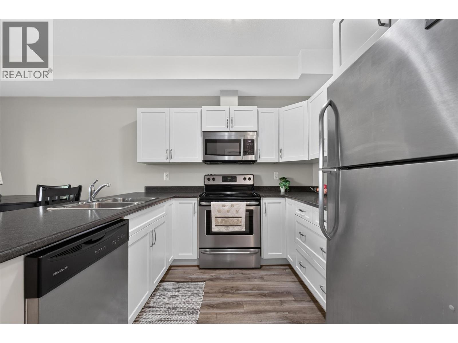 #3 335 Gerstmar Road - 4