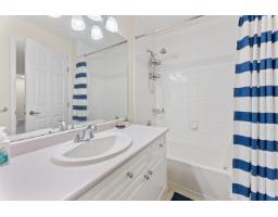 406 12155 75a Avenue, Surrey, BC V3W1B9 Photo 8