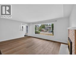 Living room - 3802 36 Street, Vernon, BC V1T6E5 Photo 11