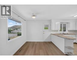 Full bathroom - 3802 36 Street, Vernon, BC V1T6E5 Photo 13