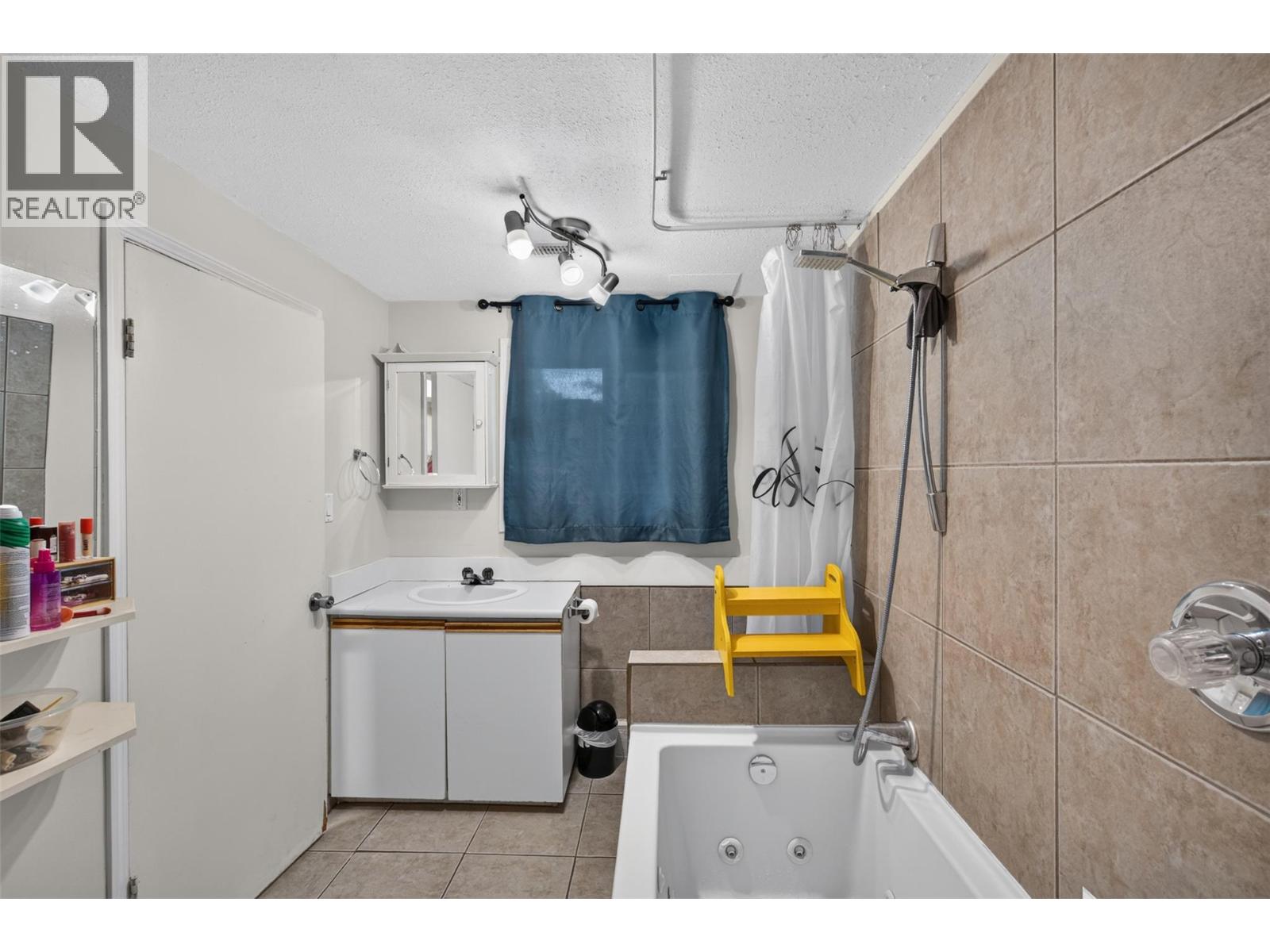 3802 36 Street - Image 43