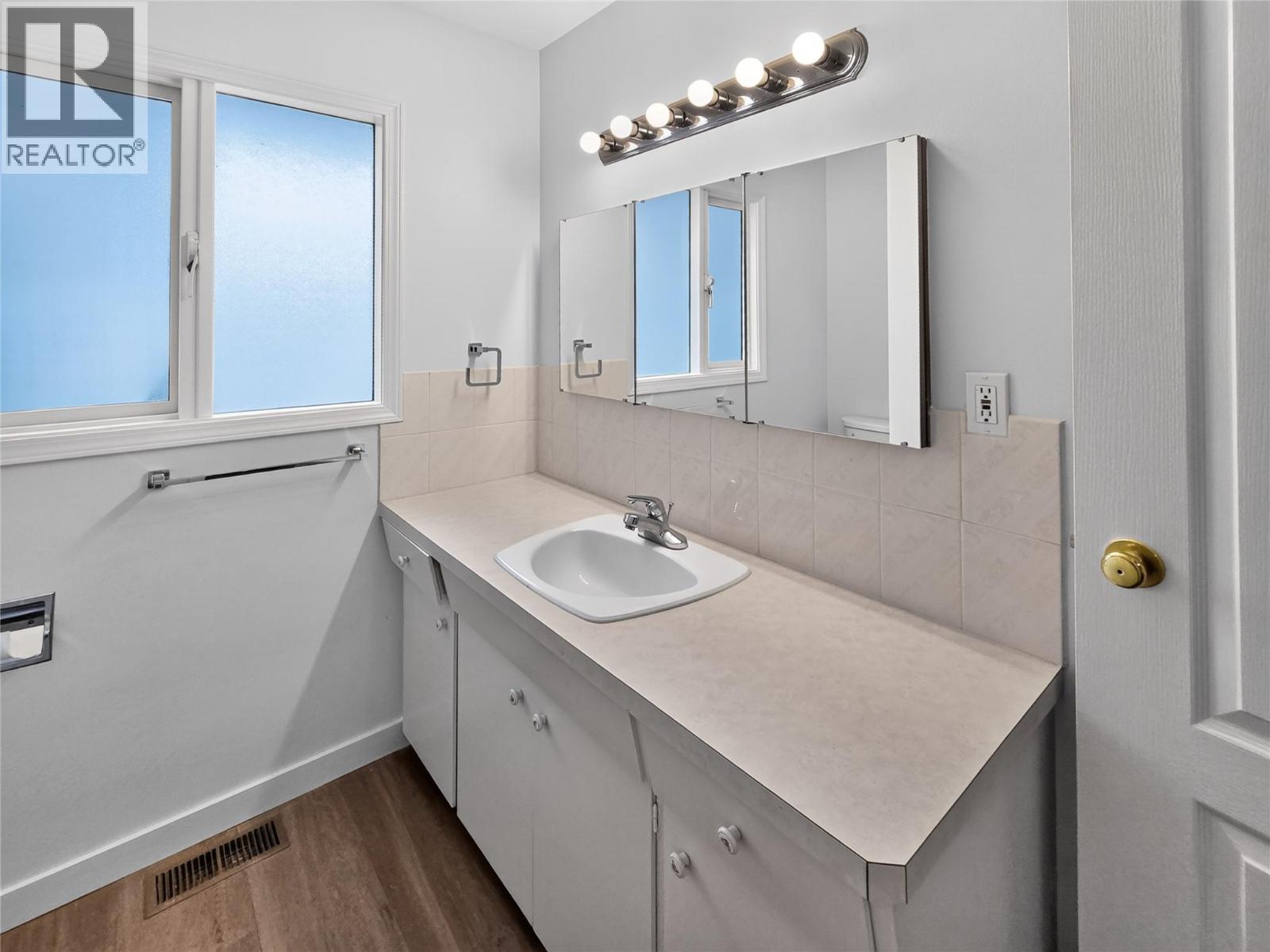 3802 36 Street - 29