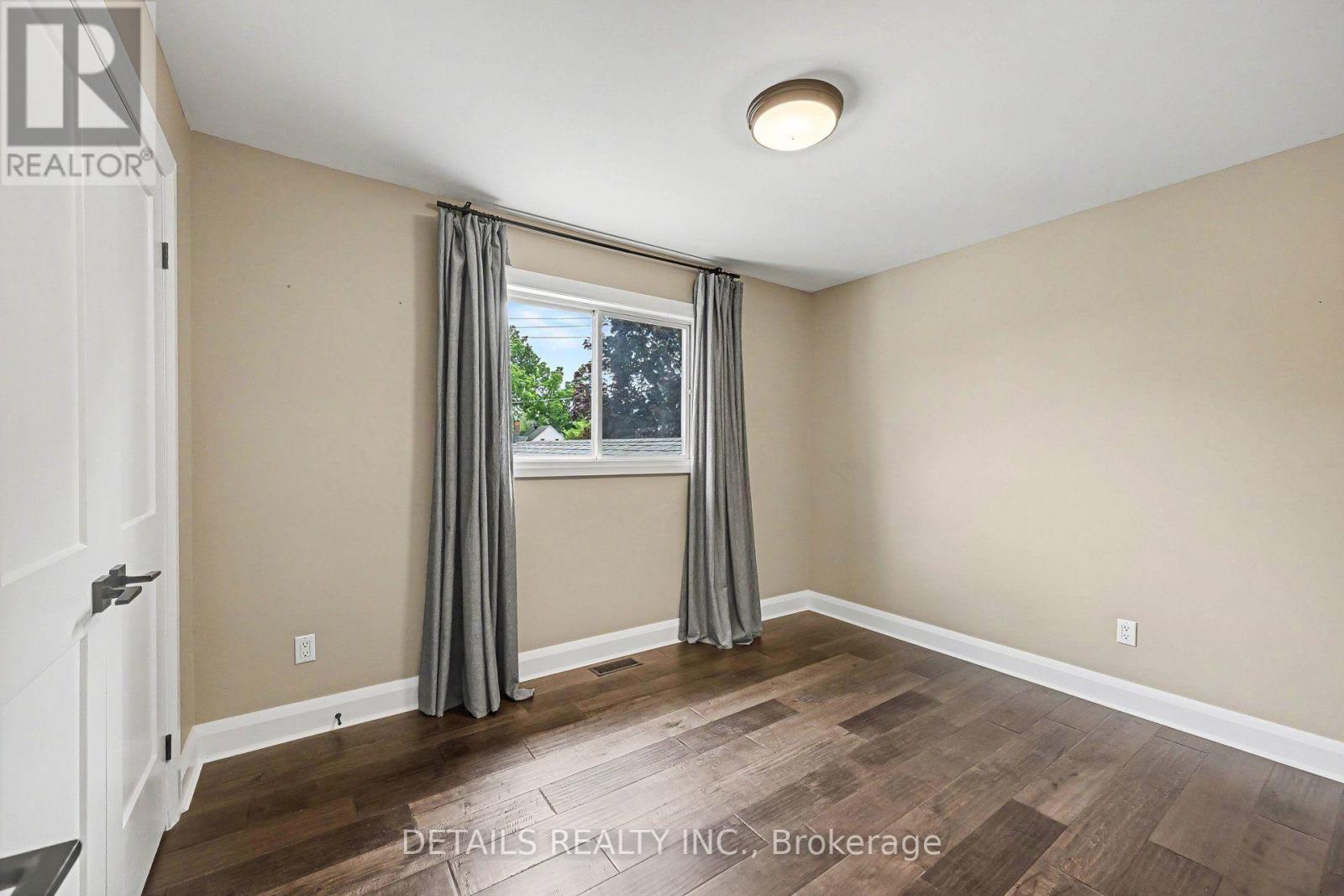 7 ISABELLA STREET - 23