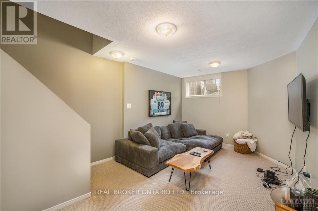 3 Bed, 3 Bath House for Rent in Ottawa – 222 MEADOWBREEZE DRIVE, Ottawa – MLS# X13626360 - Image 20