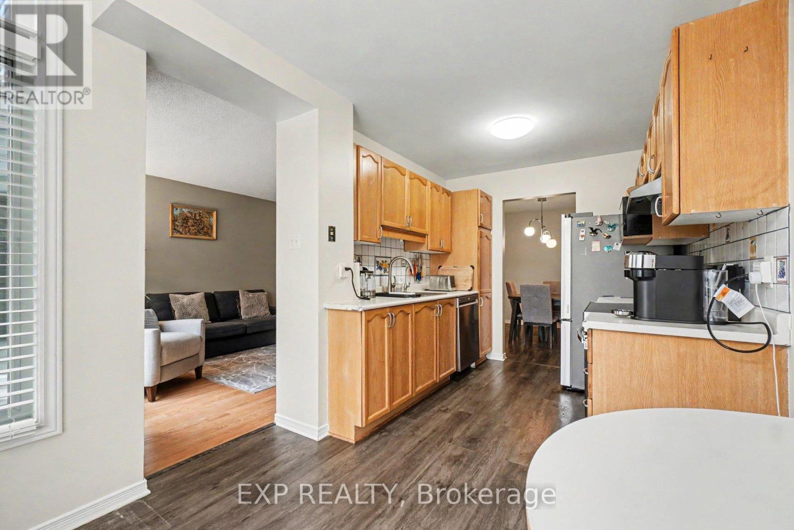 11 LONGSHIRE CIRCLE - Image 10