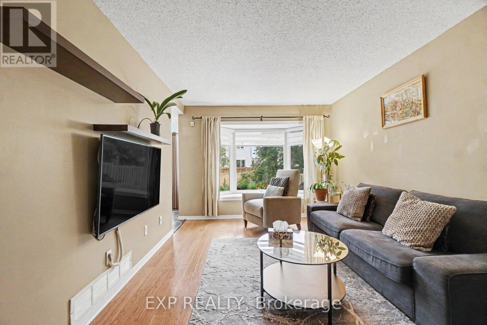11 LONGSHIRE CIRCLE - Image 13