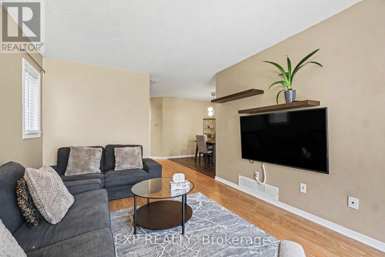 11 LONGSHIRE CIRCLE - Image 15