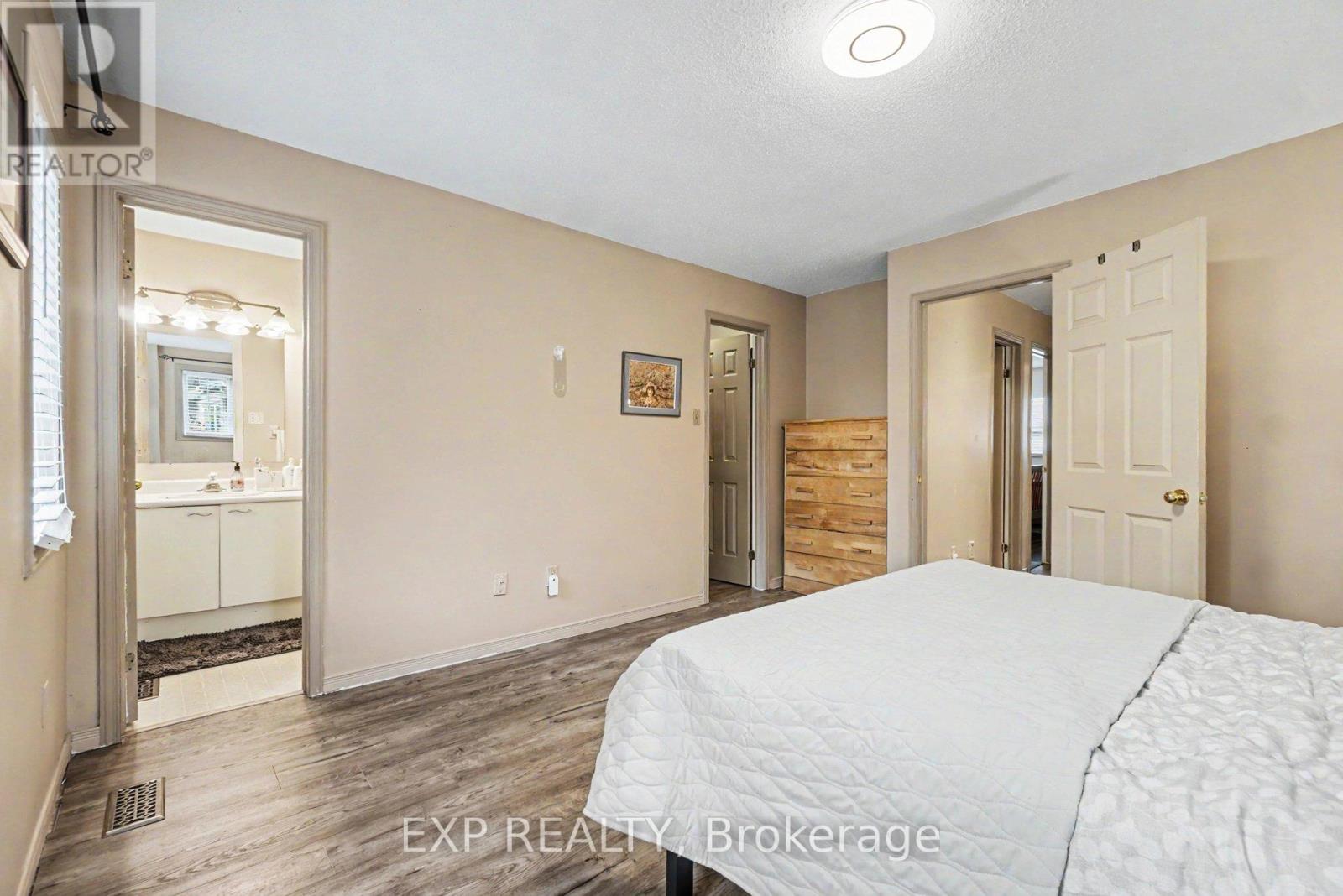 11 LONGSHIRE CIRCLE - Image 19