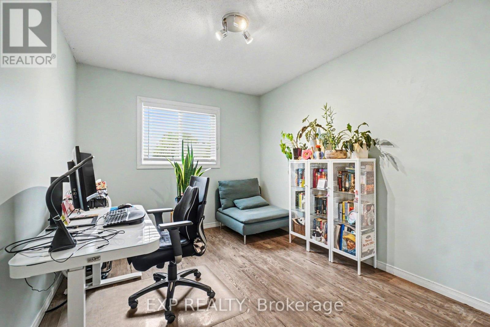 11 LONGSHIRE CIRCLE - Image 23