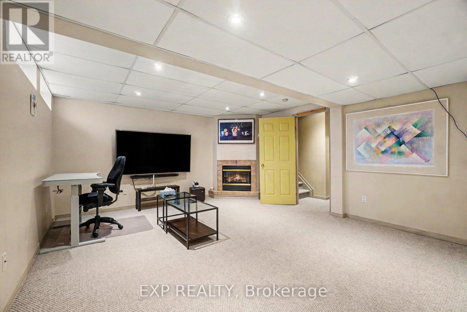 11 LONGSHIRE CIRCLE - Image 26