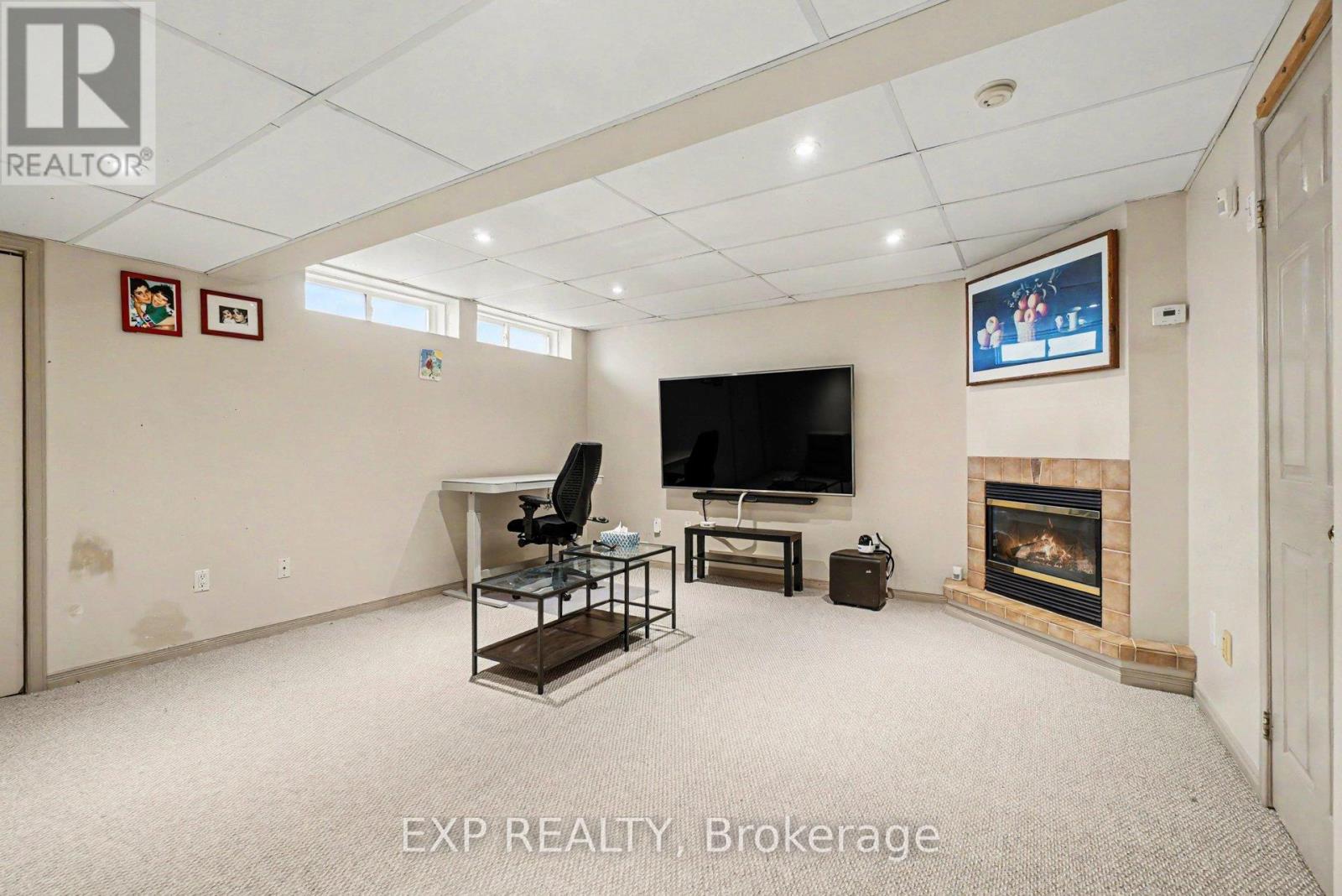 11 LONGSHIRE CIRCLE - Image 28
