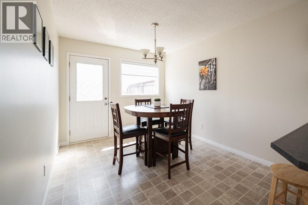 100 Bruin Bay, Fort McMurray
