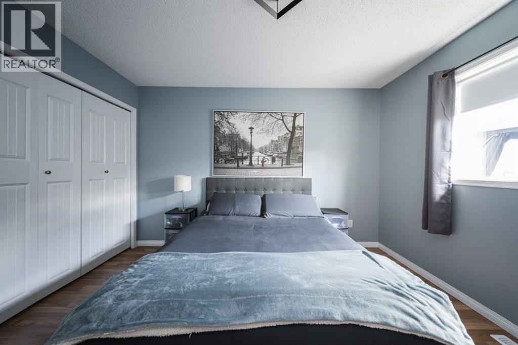 100 Bruin Bay, Fort McMurray