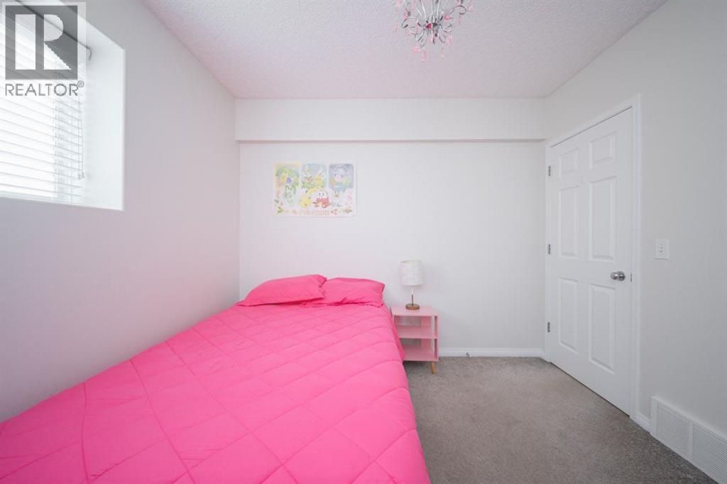 100 Bruin Bay, Fort McMurray