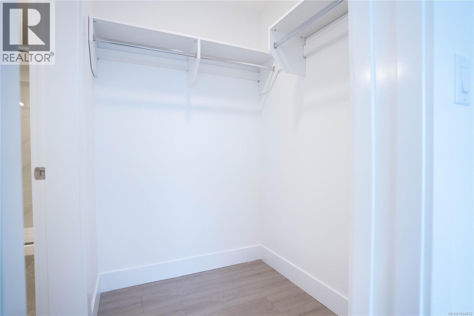303 258 Helmcken Road, View Royal