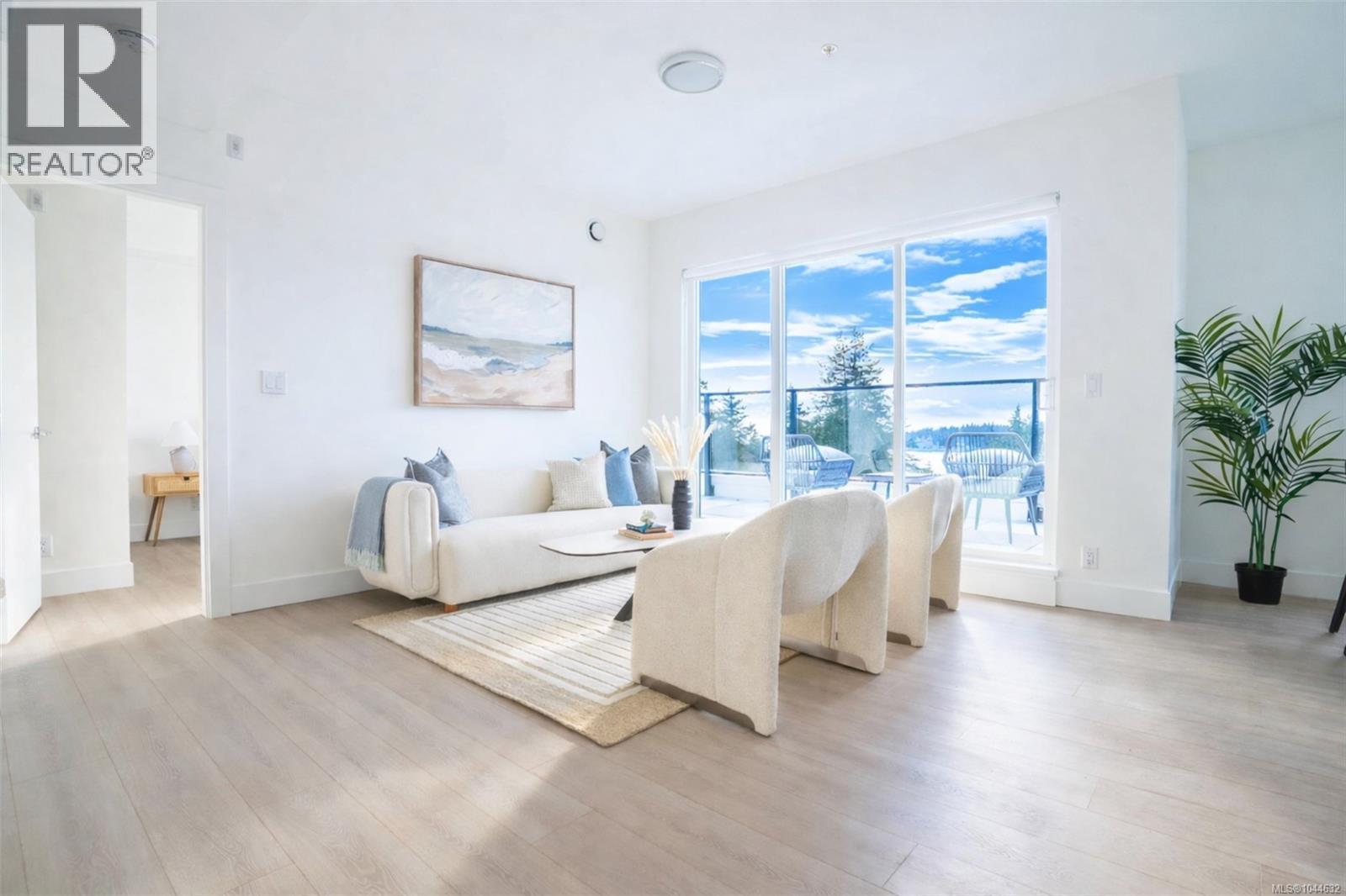 303 258 Helmcken Road, View Royal