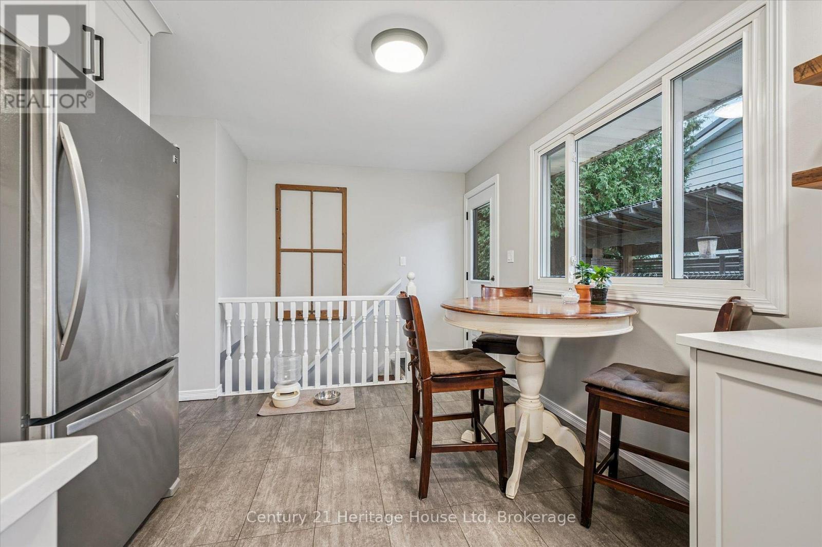 653 PERRY STREET - 18