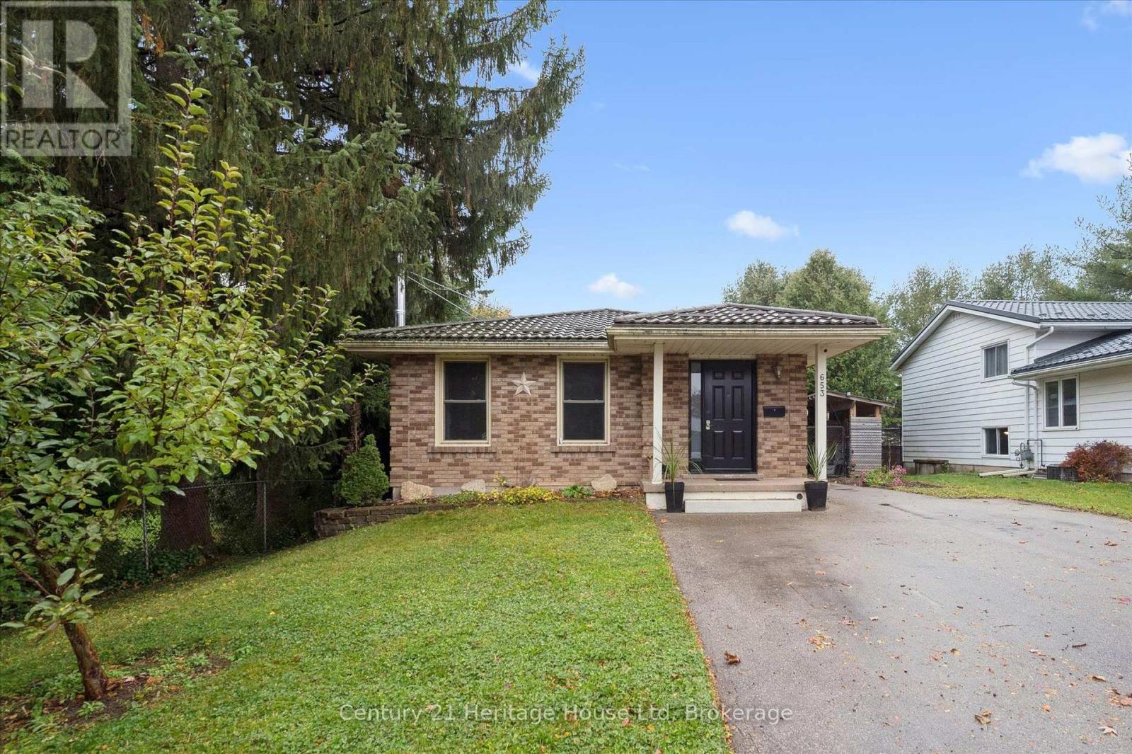 653 PERRY STREET - 2