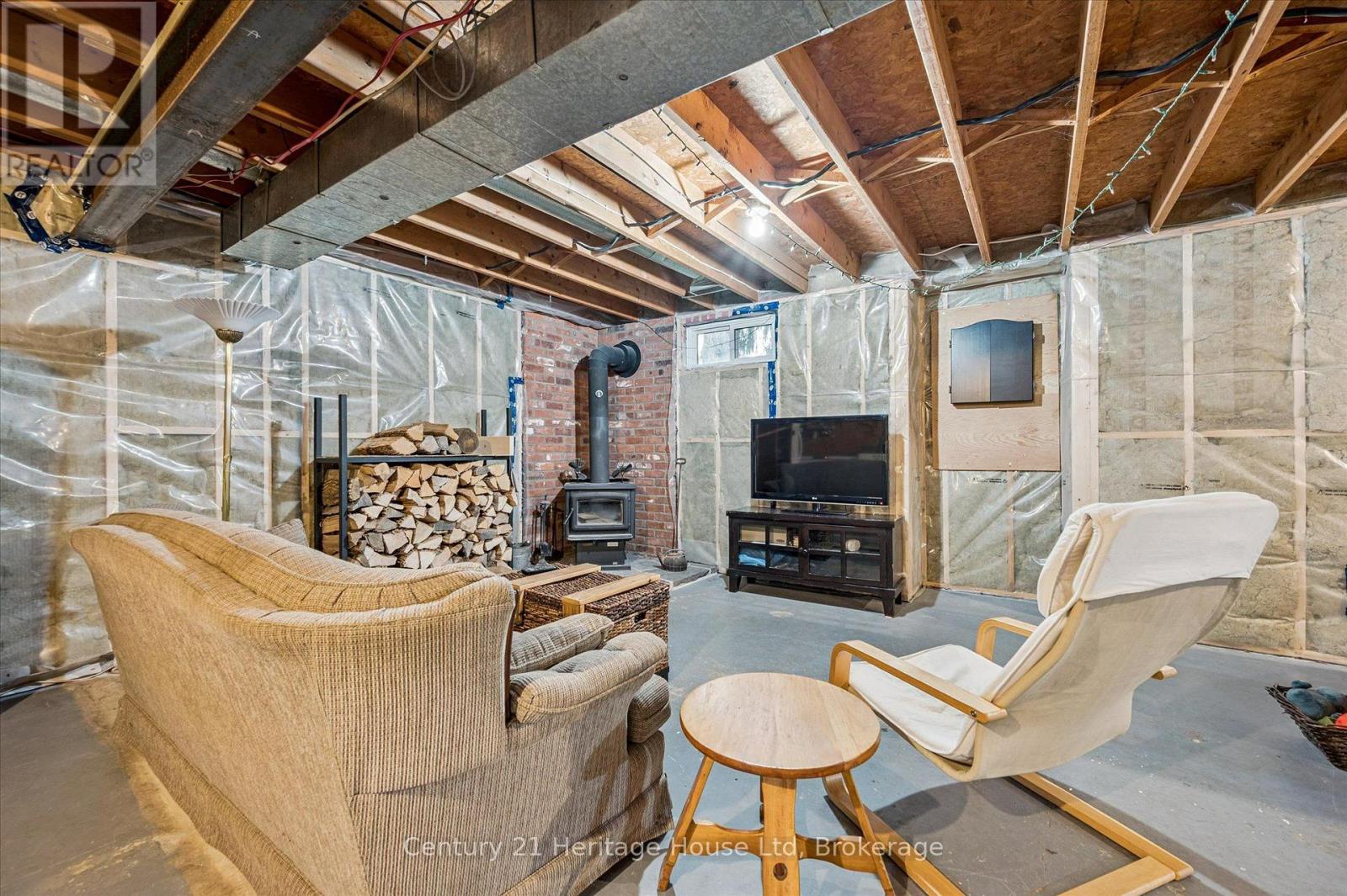 653 PERRY STREET - Image 29